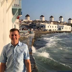 Meet your Posher, Troy